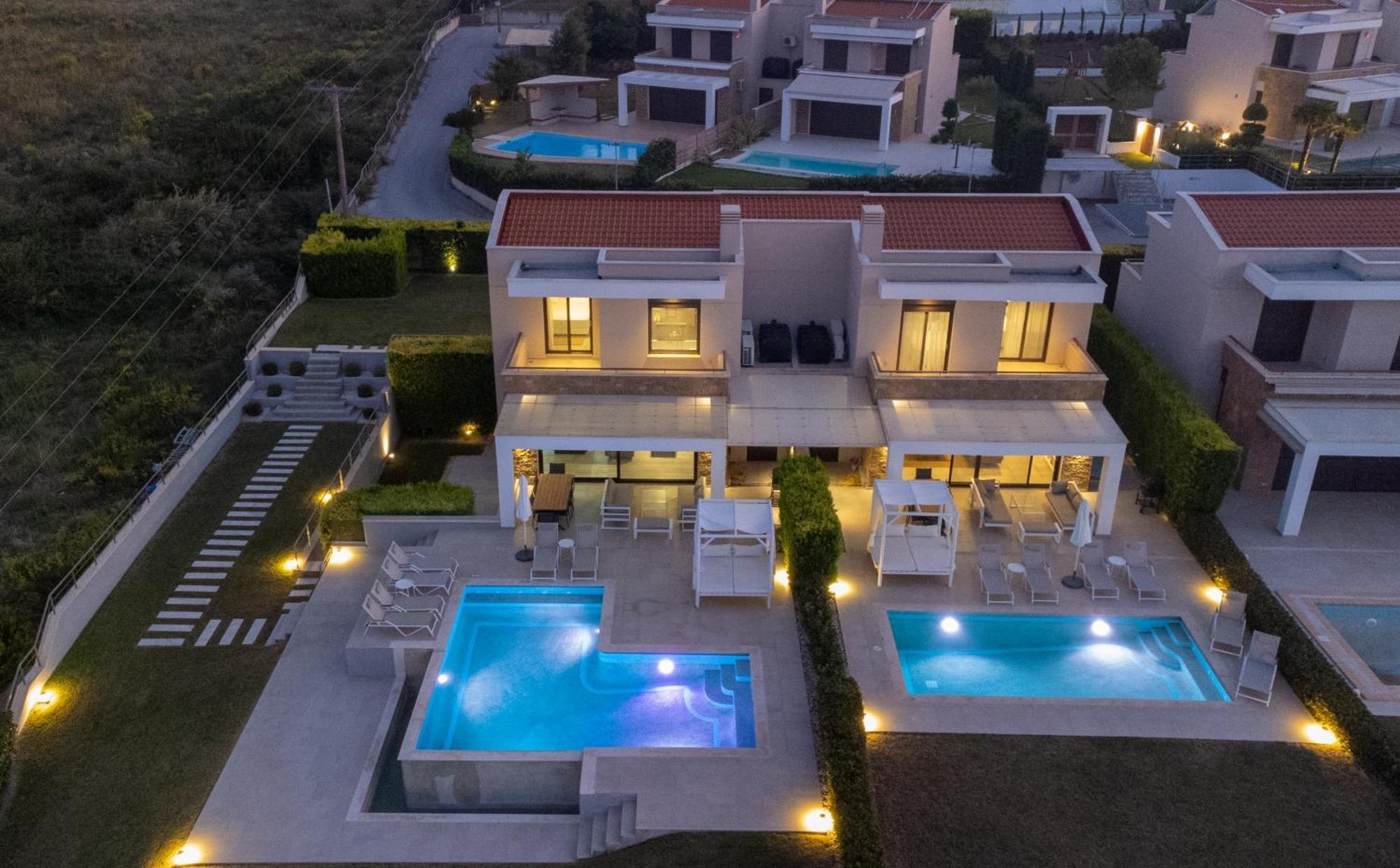 Bellevue With Private Pool Вилла