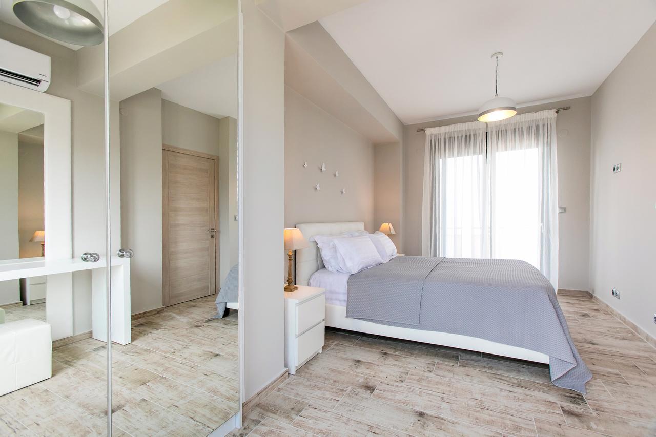 Вилла Bellevue With Private Pool Ханиоти