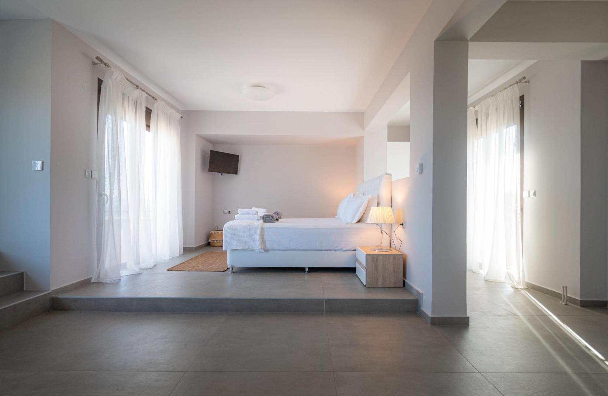 Villa Bellevue With Private Pool Chaniotis