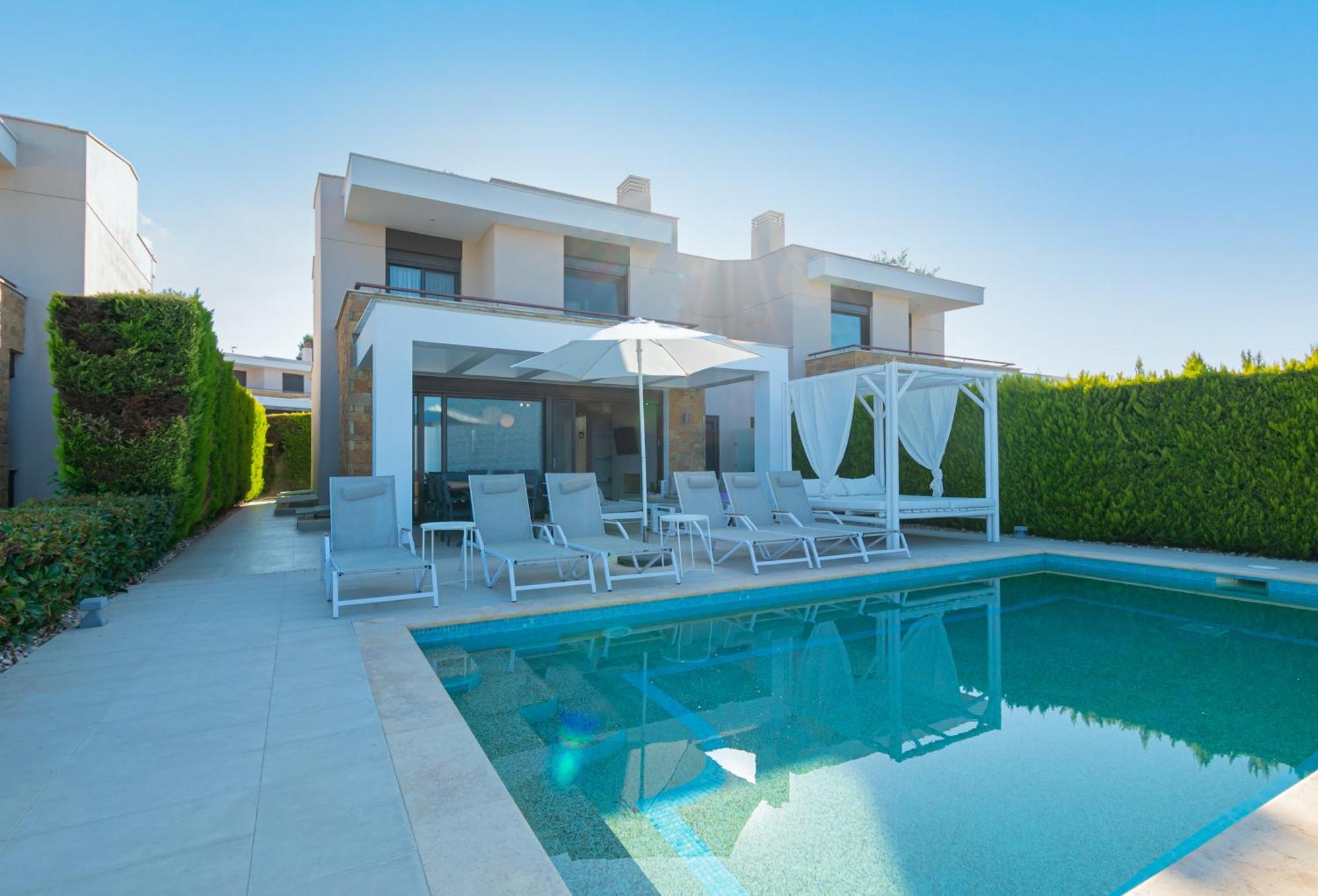Bellevue With Private Pool Villa *