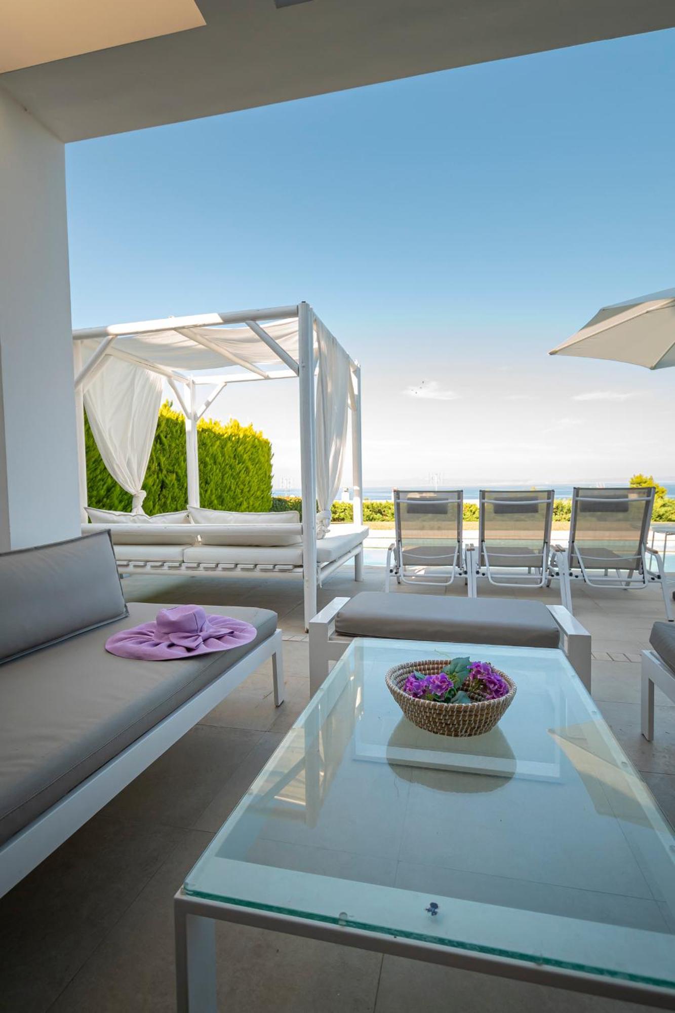 Villa Bellevue With Private Pool